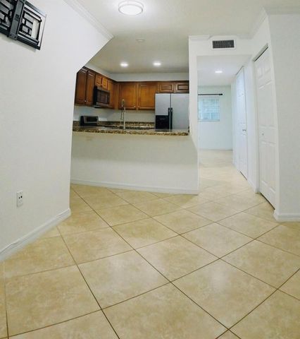 1000 Palm Trail 6, Delray Beach, FL 33483