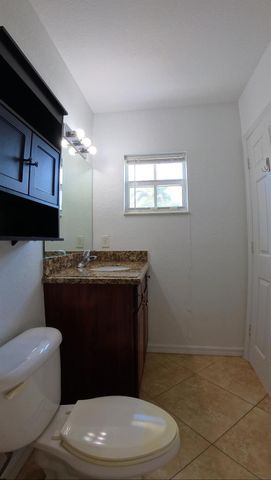 1000 Palm Trail 6, Delray Beach, FL 33483