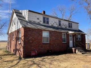 15420 Diamond Springs Road, Sandoval, IL 62282