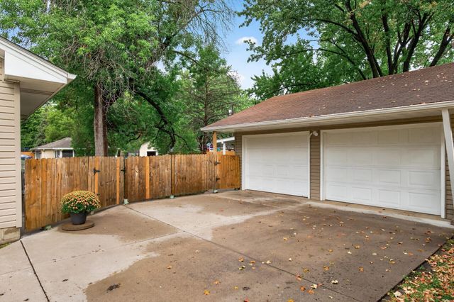 3045 116th Avenue NW, Coon Rapids, MN 55433