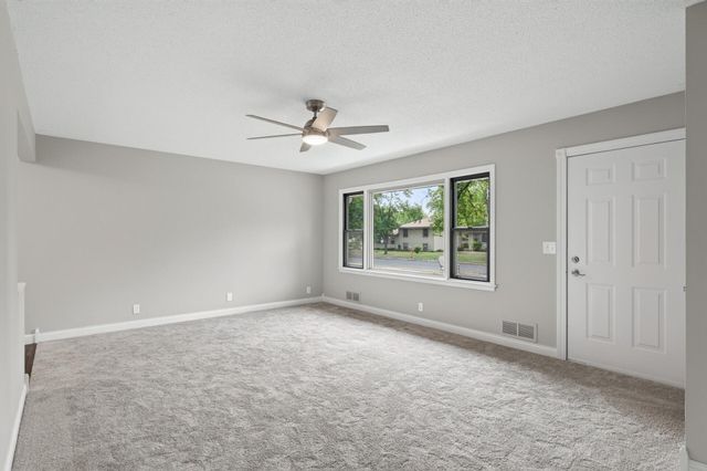 3045 116th Avenue NW, Coon Rapids, MN 55433