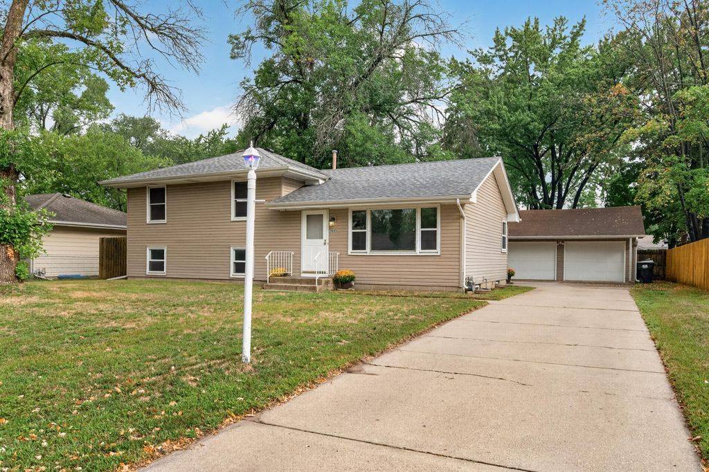 3045 116th Avenue NW, Coon Rapids, MN 55433