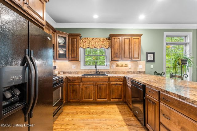 4418 Deepwood Dr, Louisville, KY 40241