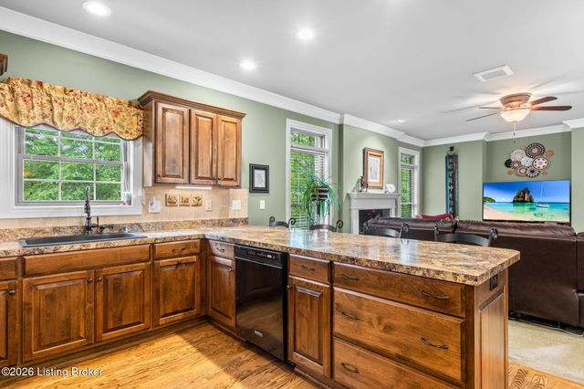 4418 Deepwood Dr, Louisville, KY 40241