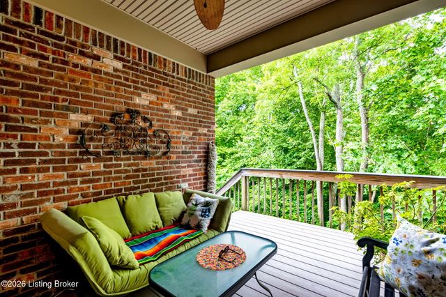 4418 Deepwood Dr, Louisville, KY 40241