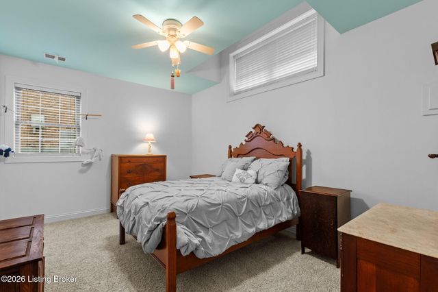 4418 Deepwood Dr, Louisville, KY 40241
