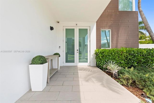 10431 NW 68th Ter, Doral, FL 33178