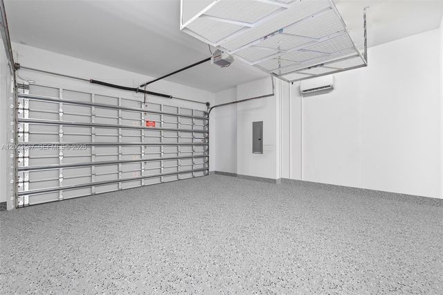 10431 NW 68th Ter, Doral, FL 33178