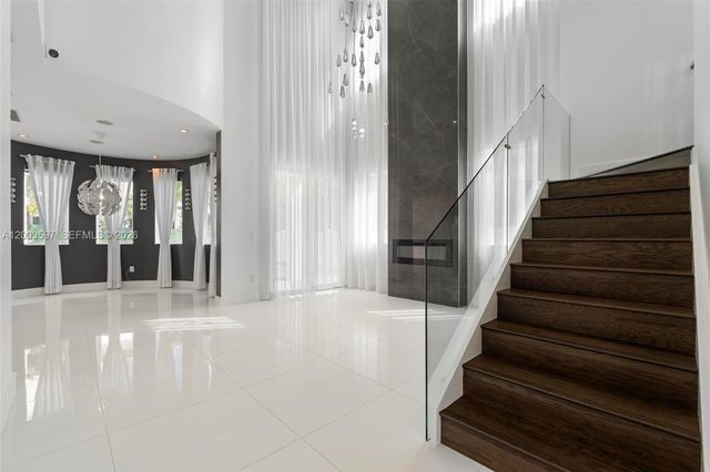 10431 NW 68th Ter, Doral, FL 33178