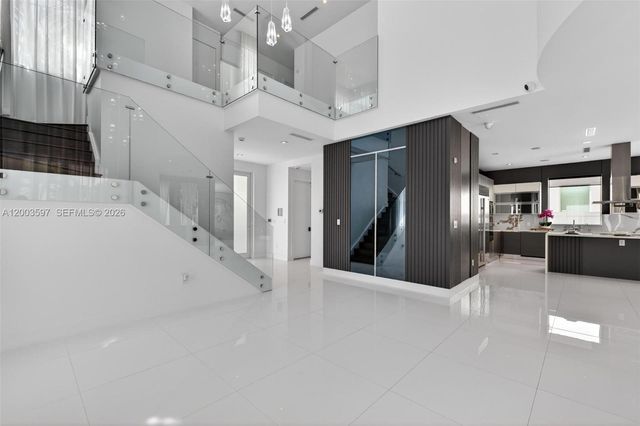 10431 NW 68th Ter, Doral, FL 33178