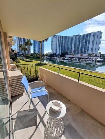 220 Kings Point Dr 106, Sunny Isles Beach, FL 33160