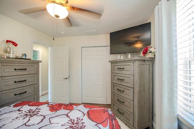 58 Manchester St, Fall River, MA 02721