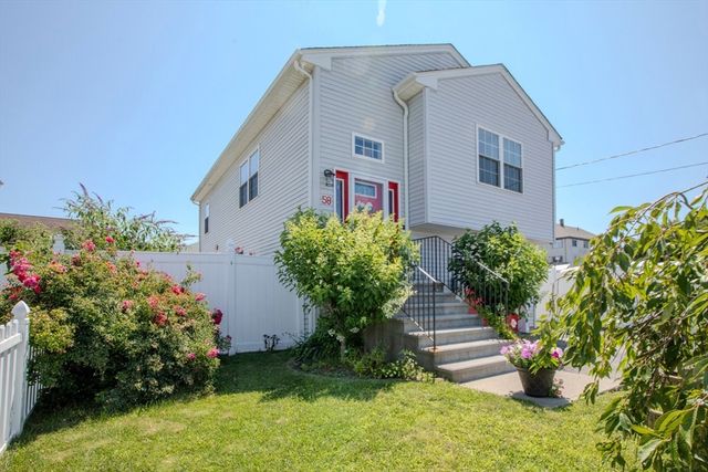 58 Manchester St, Fall River, MA 02721
