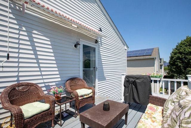 58 Manchester St, Fall River, MA 02721