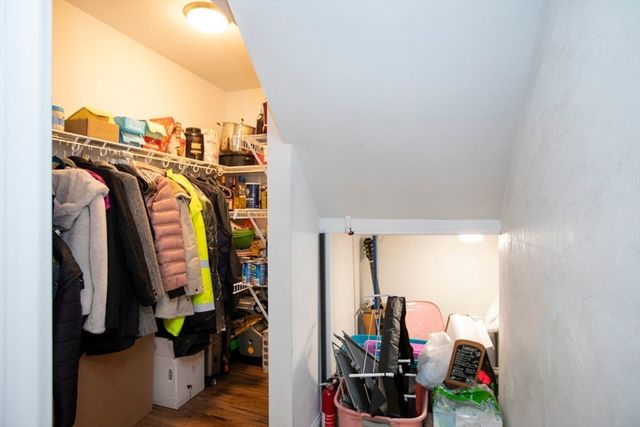 58 Manchester St, Fall River, MA 02721