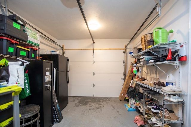 58 Manchester St, Fall River, MA 02721