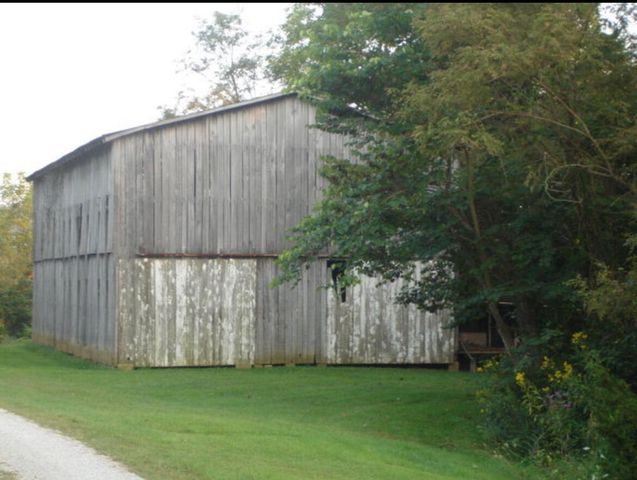 422 Kirk Lane, Tollesboro, KY 41189