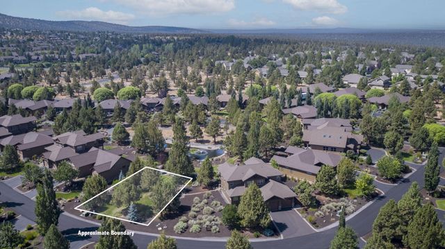 285 Vista Rim Drive, Redmond, OR 97756