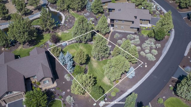 285 Vista Rim Drive, Redmond, OR 97756