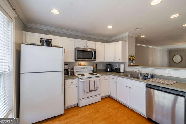 1035 Barnett Shoals Road 827, Athens, GA 30605