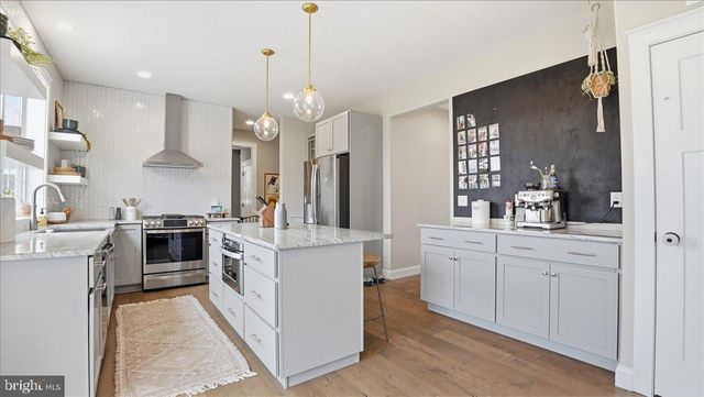 14 AVALON CIR, Barto, PA 19504