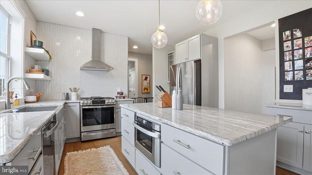 14 AVALON CIR, Barto, PA 19504