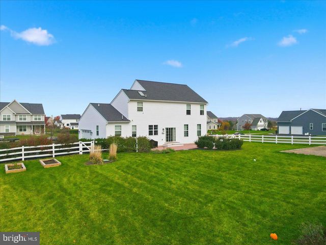14 AVALON CIR, Barto, PA 19504