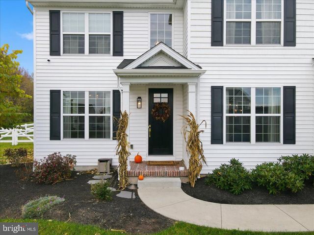 14 AVALON CIR, Barto, PA 19504