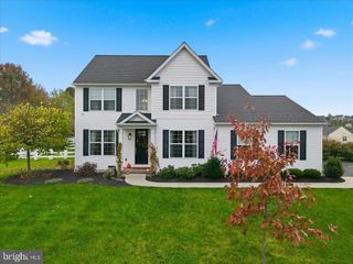 14 AVALON CIR, Barto, PA 19504
