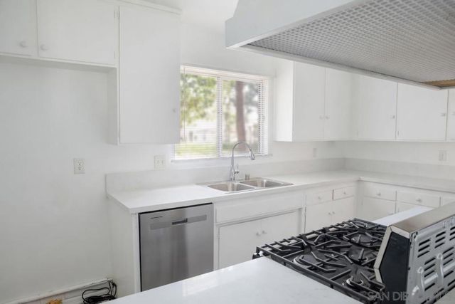 10609 Jimenez, Sylmar, CA 91342