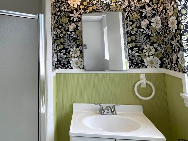 3210 S Donnybrook Avenue, Tyler, TX 75701