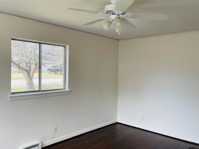 3210 S Donnybrook Avenue, Tyler, TX 75701