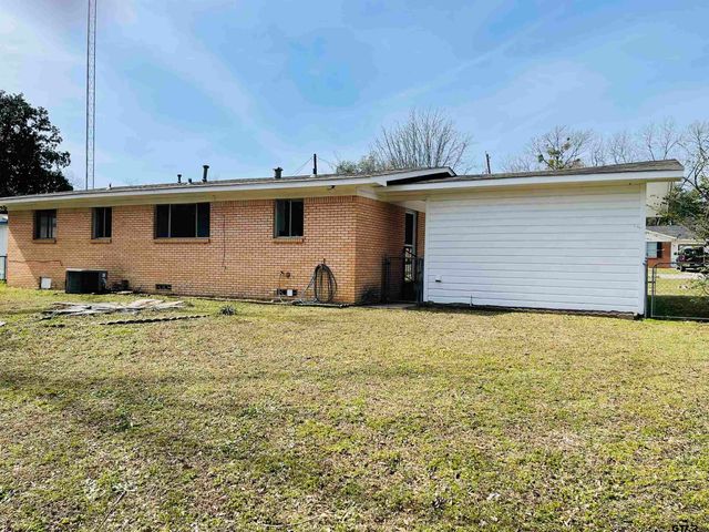 3210 S Donnybrook Avenue, Tyler, TX 75701