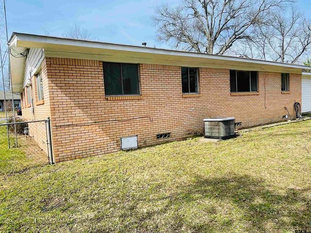 3210 S Donnybrook Avenue, Tyler, TX 75701