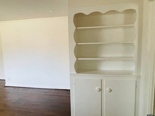 3210 S Donnybrook Avenue, Tyler, TX 75701