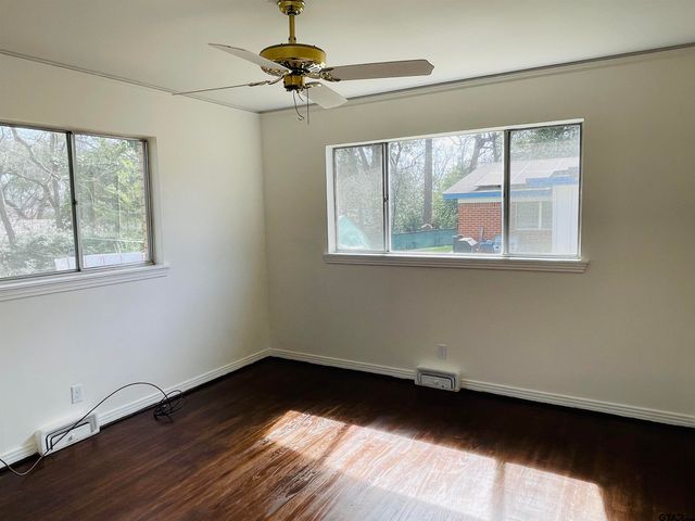 3210 S Donnybrook Avenue, Tyler, TX 75701