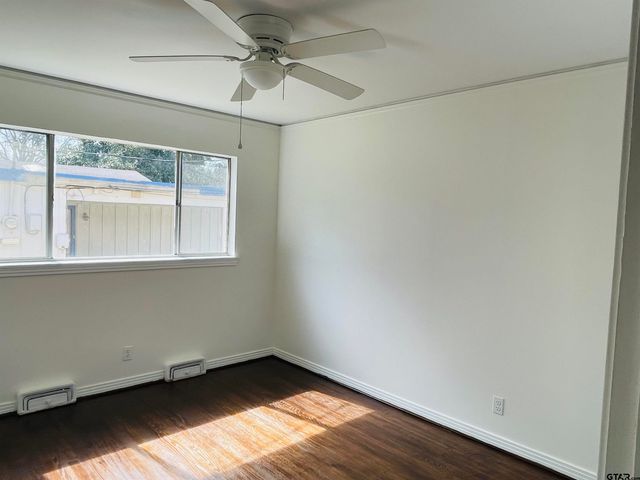 3210 S Donnybrook Avenue, Tyler, TX 75701