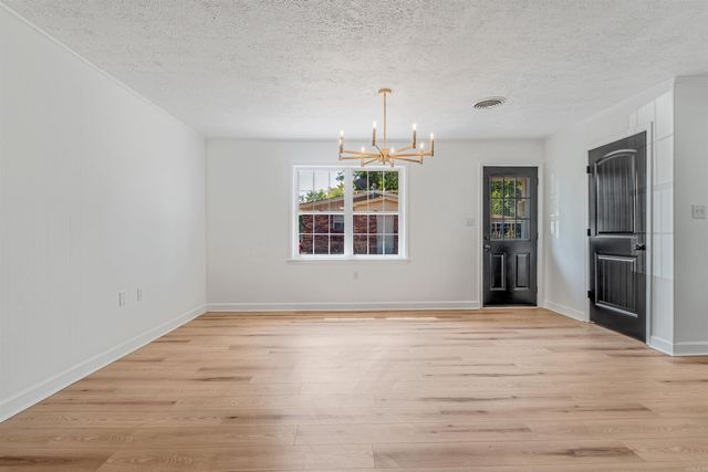 204 S Holly Street, Beebe, AR 72012