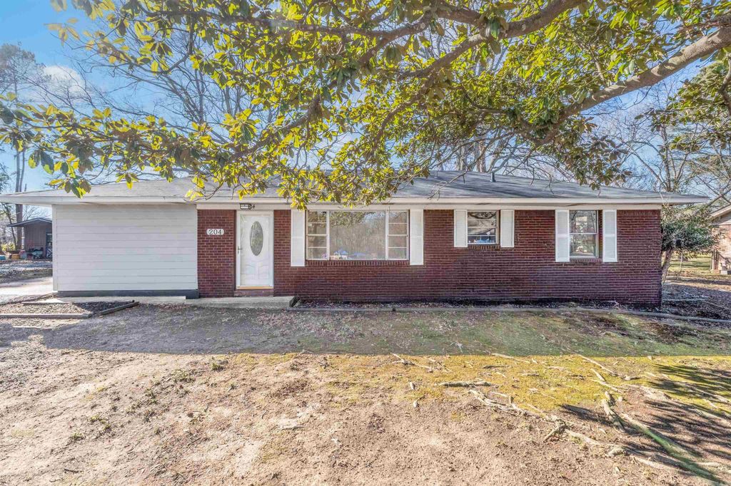 204 S Holly Street, Beebe, AR 72012