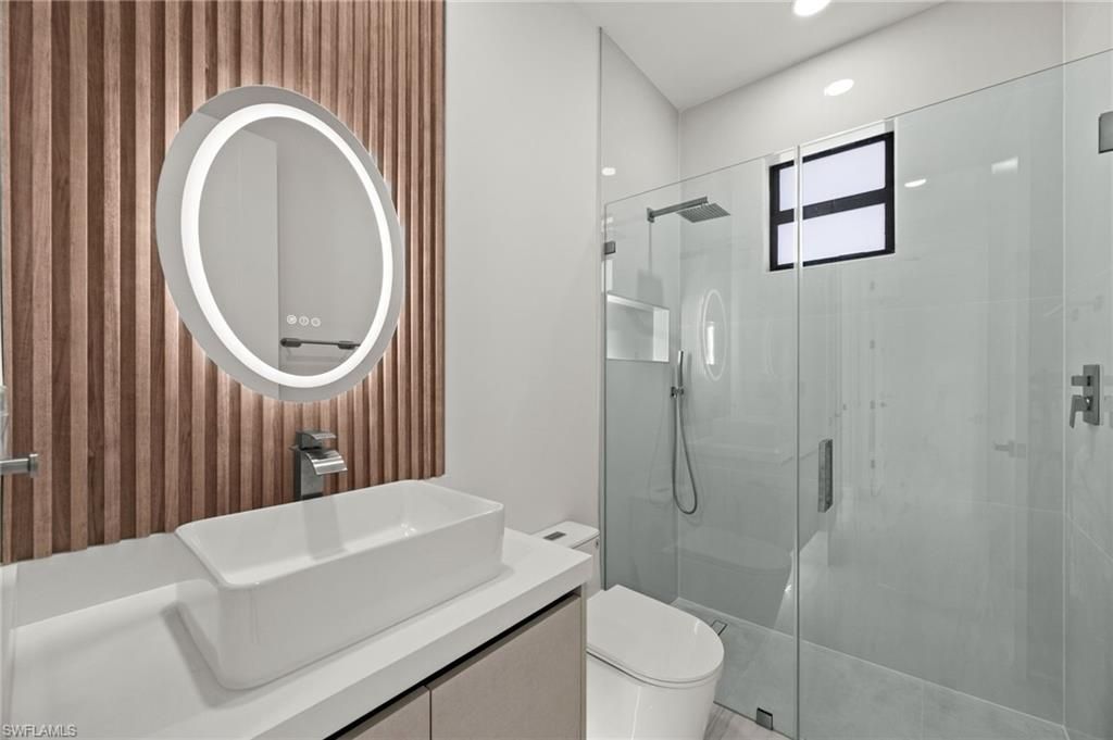 Image 20 of property listing at 2519 18Th PL, Cape Coral, FL 33993