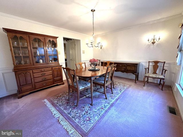 2801 DENBEIGH DR, Hatfield, PA 19440