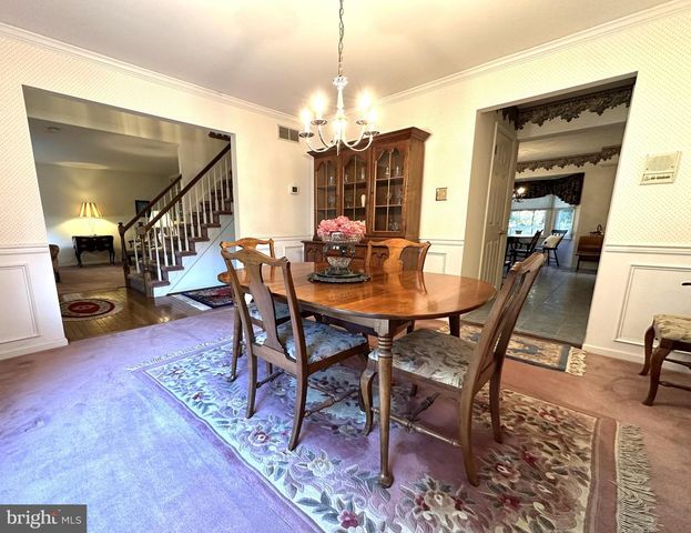 2801 DENBEIGH DR, Hatfield, PA 19440