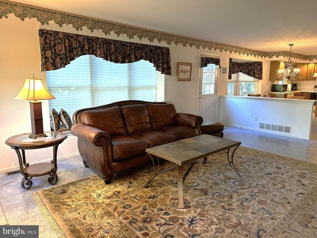 2801 DENBEIGH DR, Hatfield, PA 19440