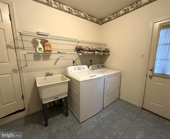 2801 DENBEIGH DR, Hatfield, PA 19440