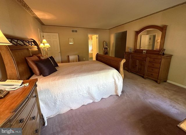 2801 DENBEIGH DR, Hatfield, PA 19440