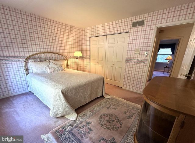 2801 DENBEIGH DR, Hatfield, PA 19440