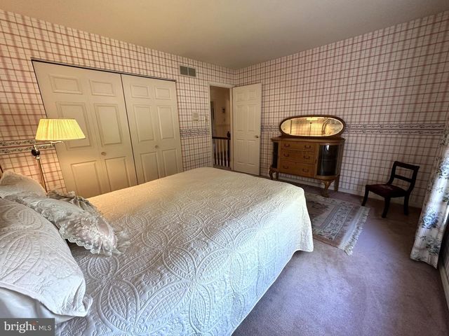 2801 DENBEIGH DR, Hatfield, PA 19440