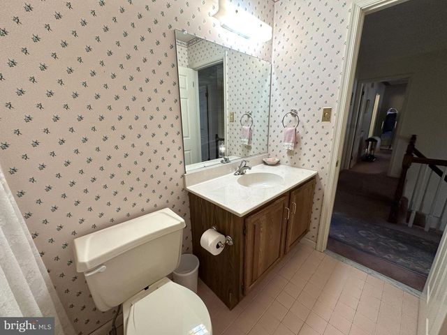 2801 DENBEIGH DR, Hatfield, PA 19440