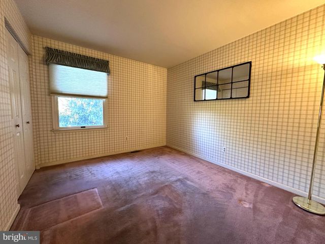 2801 DENBEIGH DR, Hatfield, PA 19440