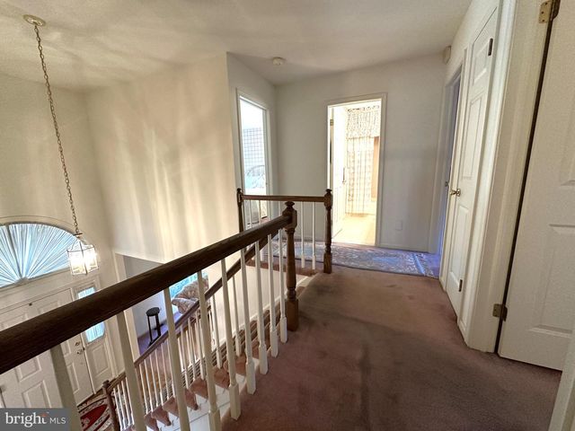 2801 DENBEIGH DR, Hatfield, PA 19440